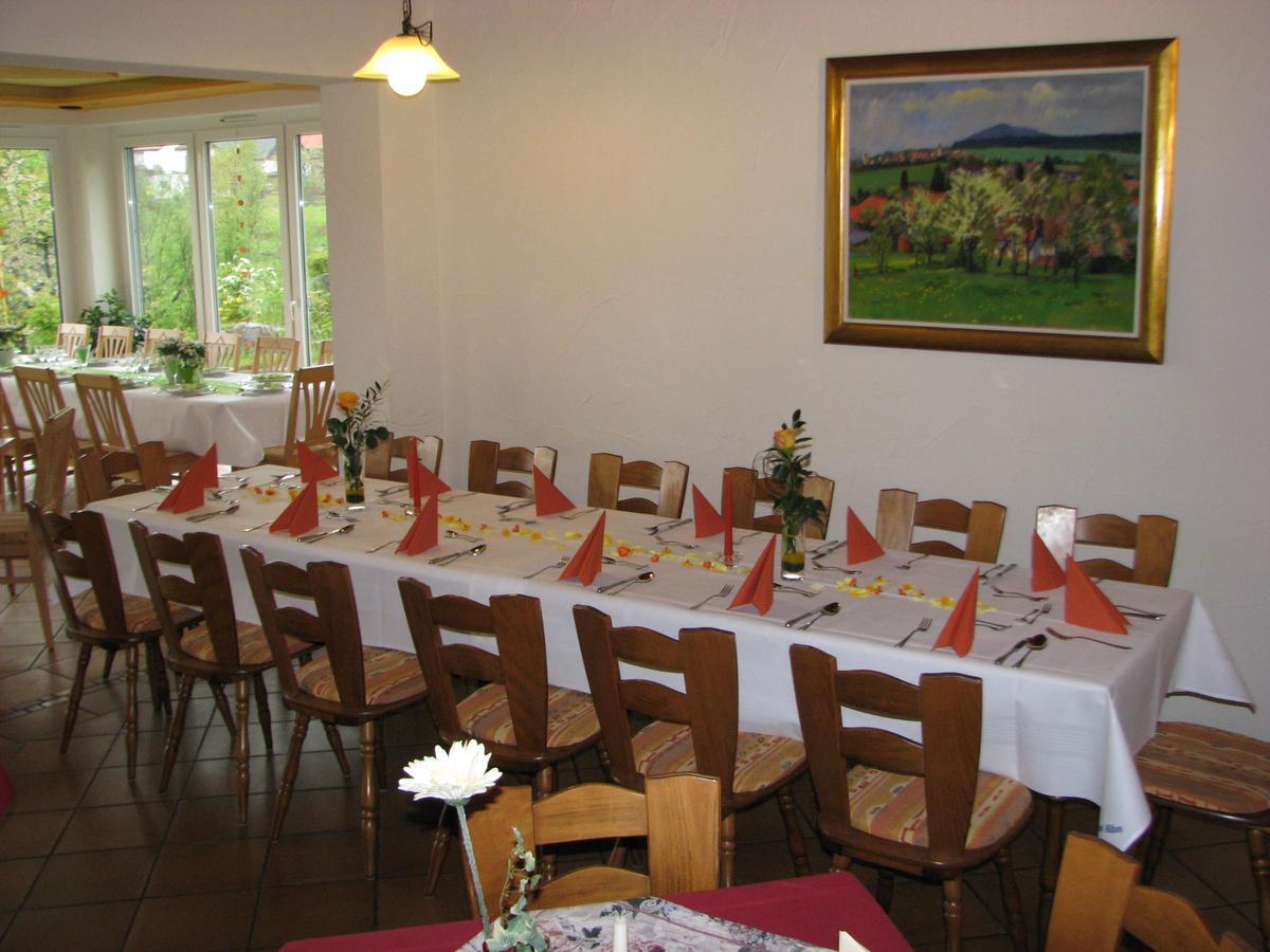 Gasthaus Und Ferienwohnungen Zum Engel Waldbrunn  Екстер'єр фото