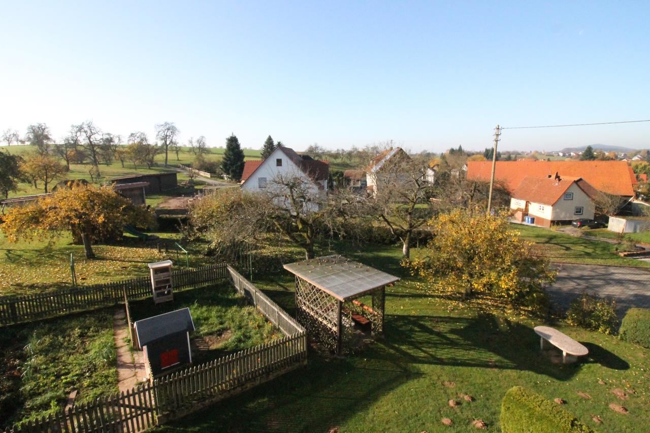 Gasthaus Und Ferienwohnungen Zum Engel Waldbrunn  Екстер'єр фото